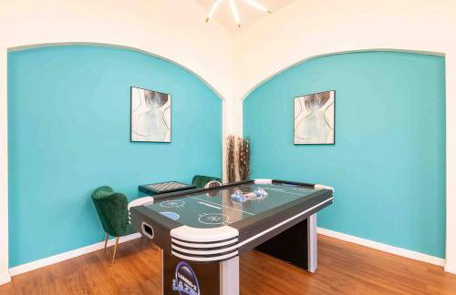 SUPER LUSH- FOAM BEDs w POOL & GAMEs - Foto 7