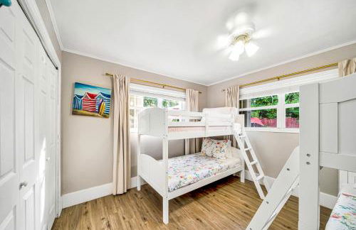 Heated Pool Spa BBQ Pool Table WiFi Near Beach-Downtown Fun - Foto 29