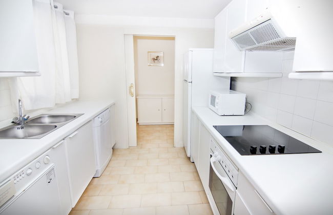 Park Plaza Suites Apartamentos - Photo 17