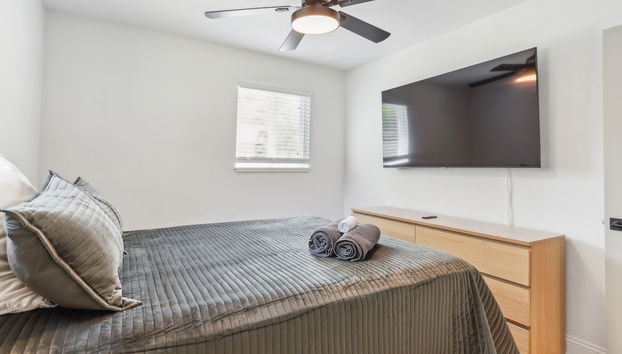 Cozy Oasis In The Heart Of St. Augustine 3 Bedroom Home by RedAwning - Foto 2, Habitación