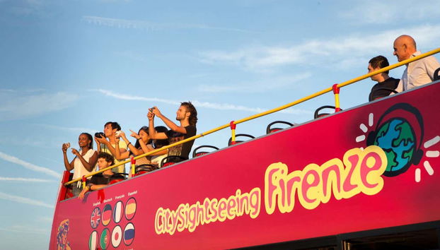 Você terá as melhores vistas da cidade a bordo do ônibus