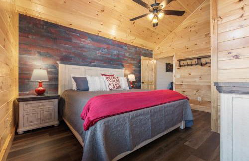 Smoky Bear Splash Top Rated Private Pool Cabin with Hot Tub, Mtn Views, Arcade Games, Excellent Location - Foto 34