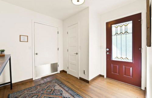 Lux Fly-Fishing Haven near Glacier Park - Hot Tub - Foto 41