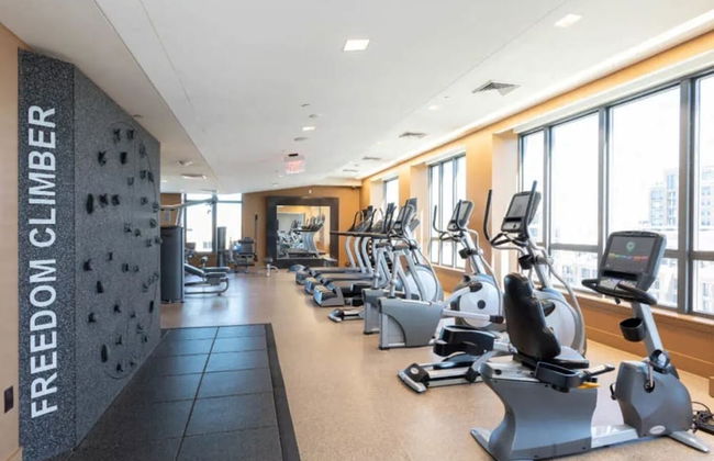 Pentagon Luxe Apartments - Photo 23