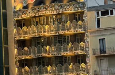 Top ten street in the world by Time Out Front View of Casa Batlló - Photo 24