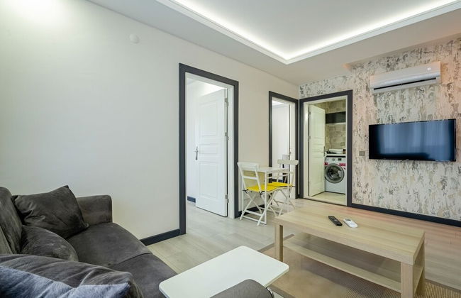 Eluxio Suite Hotel - Photo 44