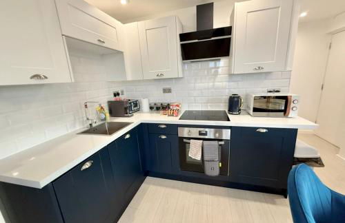 Award Winner of 2026 &2025 traveller & Best guest rated apartment, two bedroom, #1 Leeds city centres most central location, Great 180 degree views,balcony , PARKING onsite, Netflix & WiFi - Foto 53