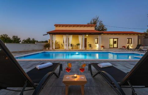 Villa Desapemani with heated pool - Photo 29
