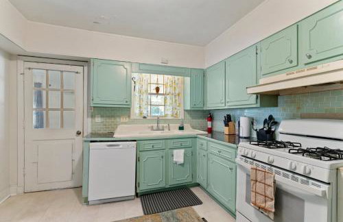 Breezy like Sunday Morning- Close to Everything! - Photo 31