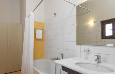 3-Min Drive to Kalyves Beach, Stone Villa in Armenoi next to Cafés & Taverns by the Natural Water Springs - Foto 9