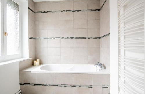 Family Home in Lille, Garden and Parking - 6/8p - Foto 19