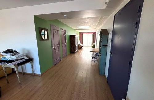 Au bout du port avec balcon et terrasse - Foto 12