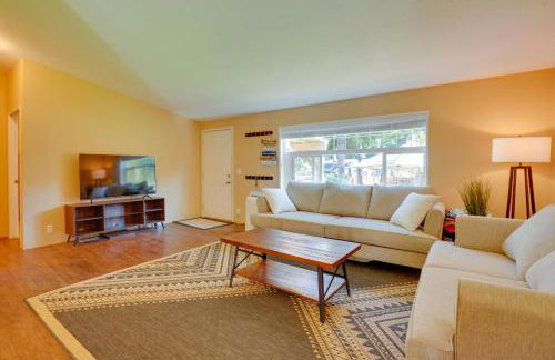 Lovely Detroit Home with Deck - Walk to Town! - Foto 3