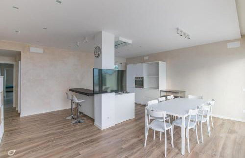 Beachfront Penthouse with private parking - Foto 44