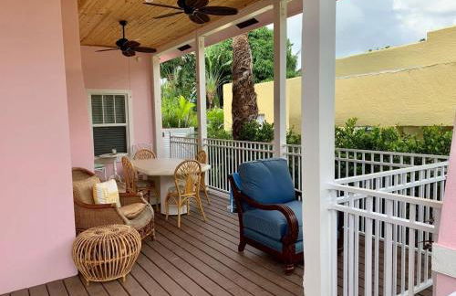 Nini's Cottage - Family-Friendly Pool Days and Cabana Nights Await - Foto 2