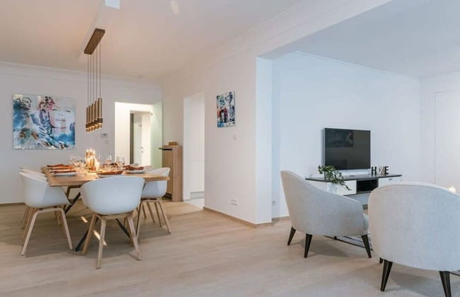 Spacious Apartment With Parking on Prime Location - Foto 8