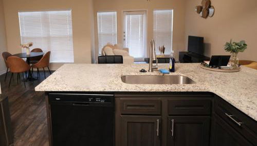 Charming 2 bedroom, 2 bath apartment - Foto 2, dishwasher