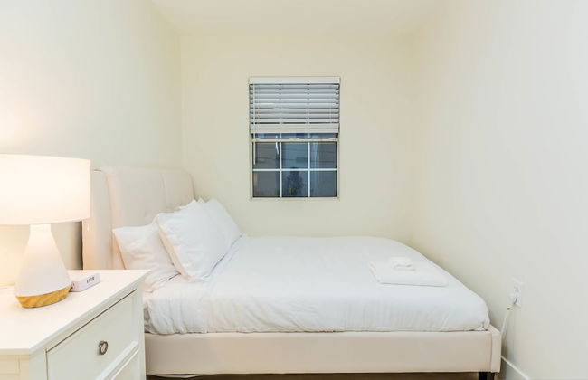 Elegant Pasadena Retreat Prime Comfort Awaits - Foto 63