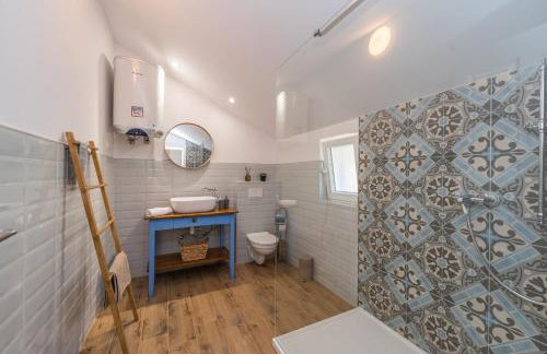 Stone Villa Cara d Oro - Heated Infinity Pool & Views - Photo 41