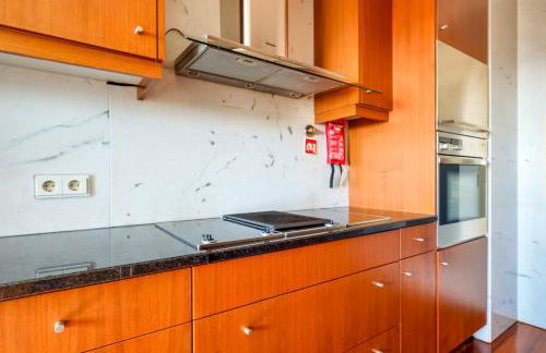 Skyview 2BR with Balcony and Garage - Foto 12