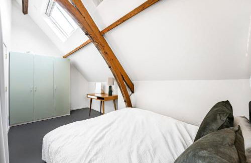 Schoolbell Mews full 3 bedroom 2 bathroom architect designed mews house Fabulous Bow, Victoria Park Location - Foto 26