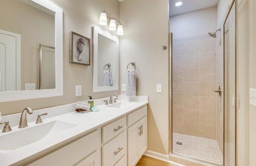 Coastal Beaufort Abode - Pool Access, Near Beaches - Foto 12