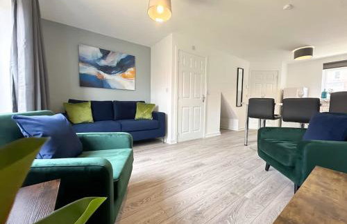 Chestnut House by Blue Skies Stays - Photo 9