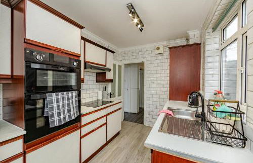 The Comfy Contractors Resort, Free Private Parking & Wifi, 7 beds - Foto 35