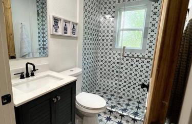 Riverside Relaxer w/Hot Tub+Fire Pit +Wifi & view - Foto 24