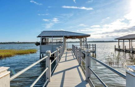 Lake, Pool, HotTub, Game Room, 8 Beds, Sleeps 17 - Foto 14