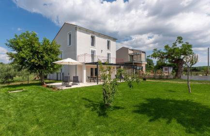 Villa Saini with Sea View - Photo 1