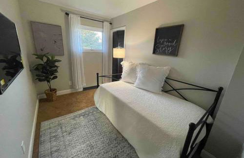 Home away from home with private yard - Foto 10