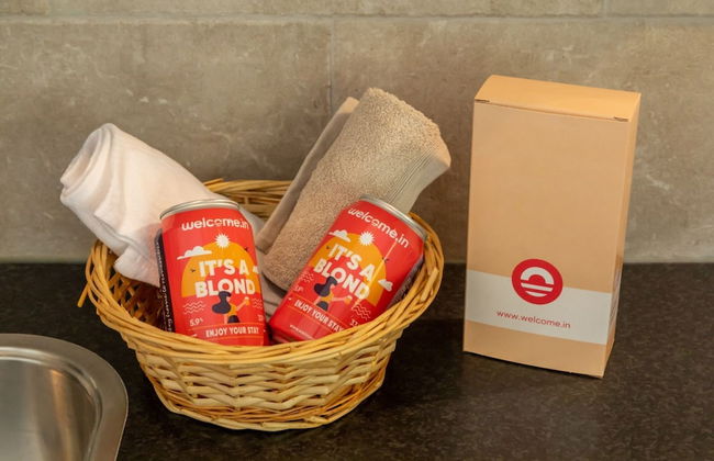 Cozy Holiday Home 3 Minutes From the Beach! - Photo 3