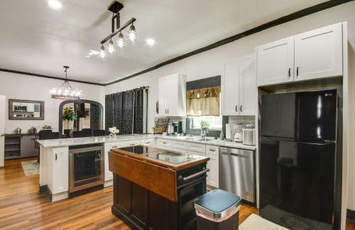 Updated North Greenwood Cottage Less Than 1 Mi to Dtwn! - Foto 11