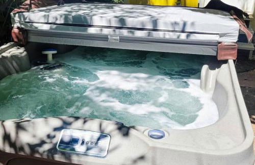 New Oasis -Spa -Firepit -BBQ- Decks-Pet friendly - Foto 19