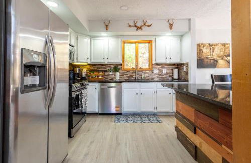 Beautiful Modern Lodge! Game Room - Foto 61