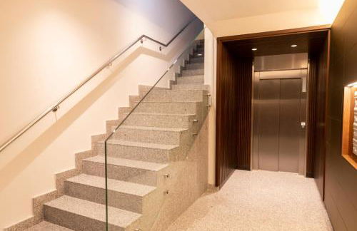 LA TERRAZA DE LA VEGA - Ubicación inmejorable , wifi , terraza y parking gratuito - Foto 45