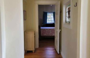 Restored 1900s Historic Home - Jonesboro, VA - Foto 23