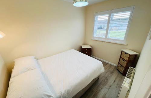 2 Bedroom Bungalow SV58, Seaview, Isle of Wight Free Wi-Fi - Photo 11