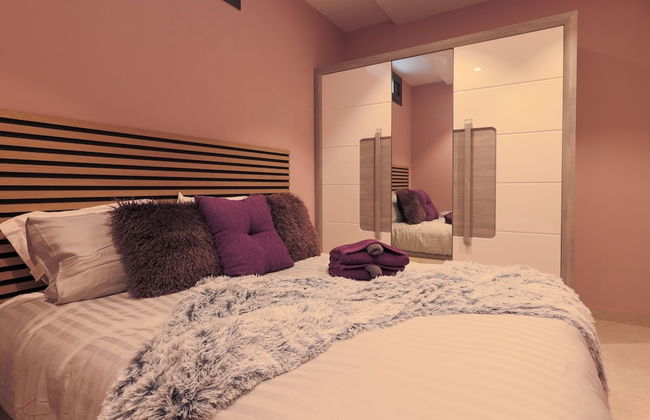 4 Bed Villa - Sleeps 8 - Pool - Garden - Parking - Foto 5