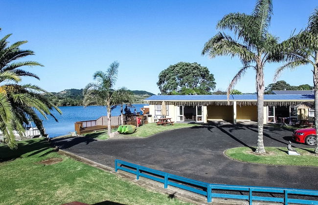 Raglan Palm Beach Motel - Photo 65