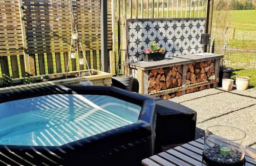 Rural Private Lodge - With Hot Tub - Outdoor Kitchen and Covered Lounge for Two - Foto 29