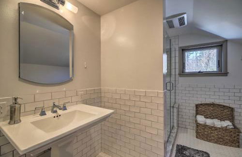 Family Lakehouse with Deck and Beach on Lake Champlain - Foto 17