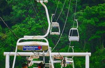 Casa Lindíssima e Espaçosa com 2 Piscinas - Adulto e Infantil, Perto da Praia, Opção da Piscina Adulto Aquecida Cobrado à Parte, 4 Quartos Frente as Piscinas, Área Gourmet Completa com Churrasqueira, Forno e Fogão a Lenha, Mesa de Bilhar, Lareira na Sala - Photo 4