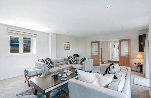 Fairvale House - Photo 35