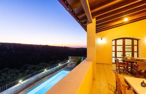 Ilys Home, a Country-chic Retreat with Pool & BBQ, By ThinkVilla - Photo 44