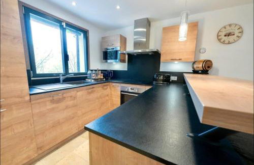 Maison cosy en montagne avec piscine chauffée - Foto 10