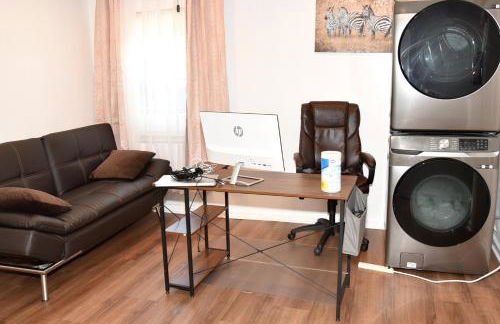 Handsome Home Renovated - close to Metro - Foto 9