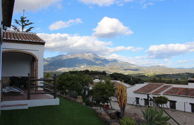 Serene Retreat in Lake Vinuela With Breathtaking Views - Foto 18