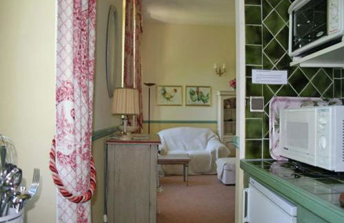 A beautiful 2 persons studio in a chateau with swimming pool - Foto 37